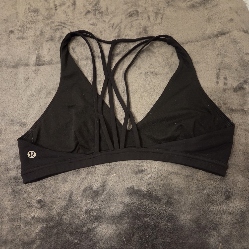 Lululemon Strappy Back Sports Bra. Sz 8. Black
